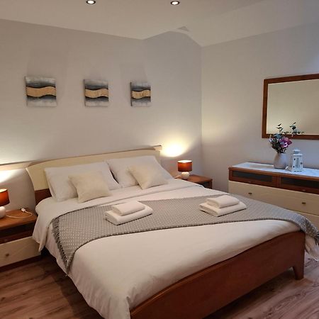 Ap Downtown Apartment 罗维尼 外观 照片