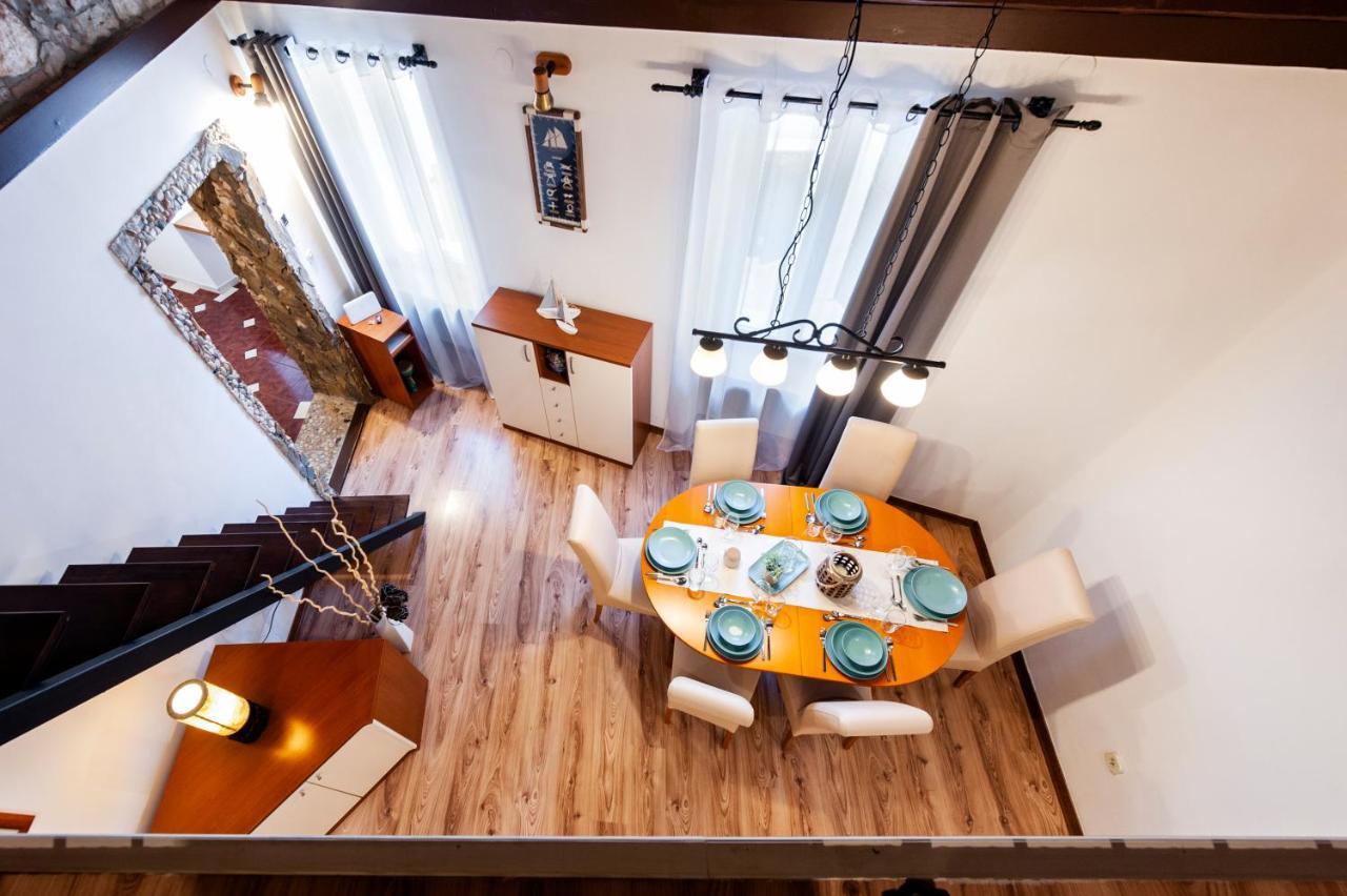 Ap Downtown Apartment 罗维尼 外观 照片