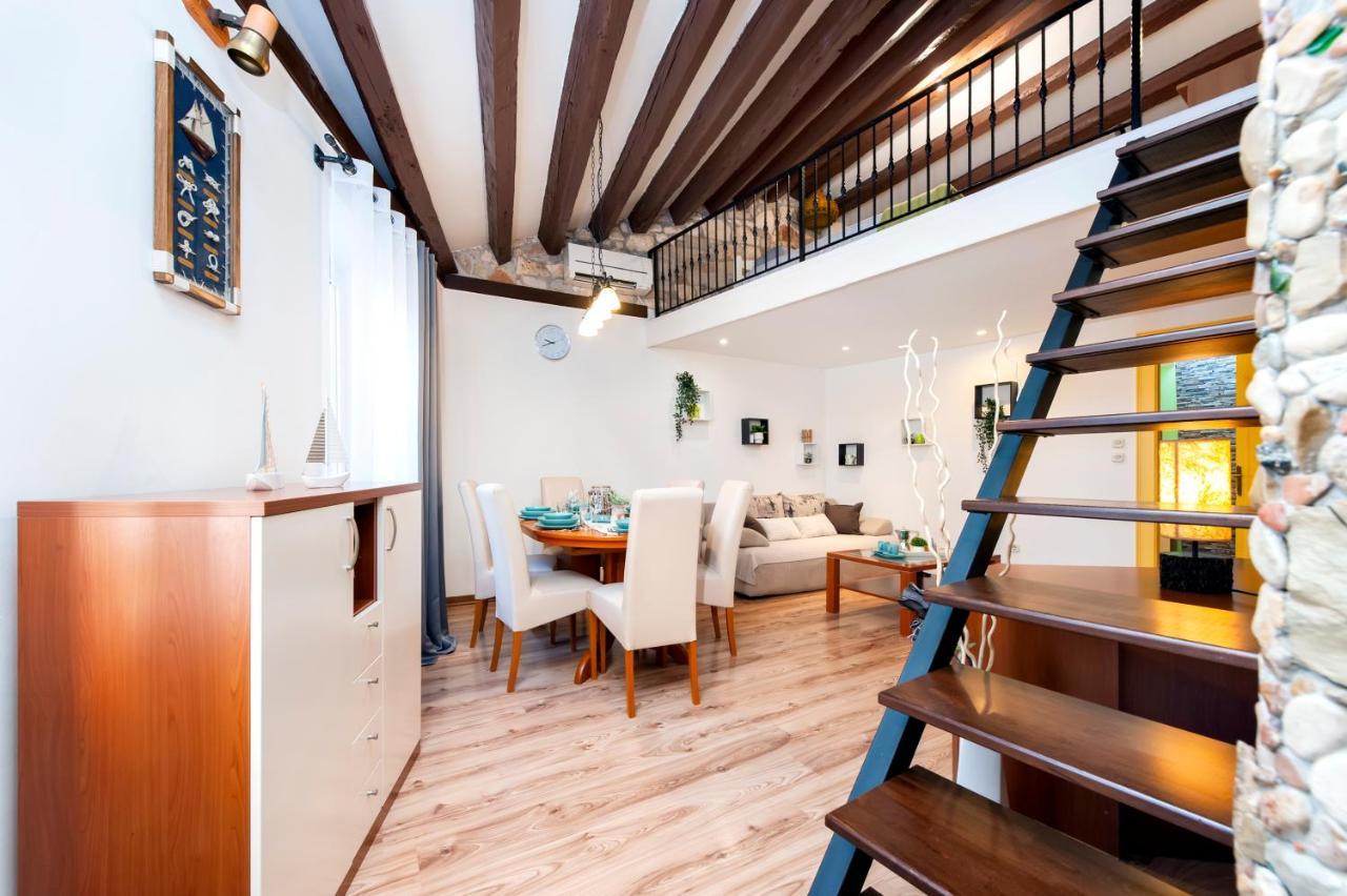 Ap Downtown Apartment 罗维尼 外观 照片