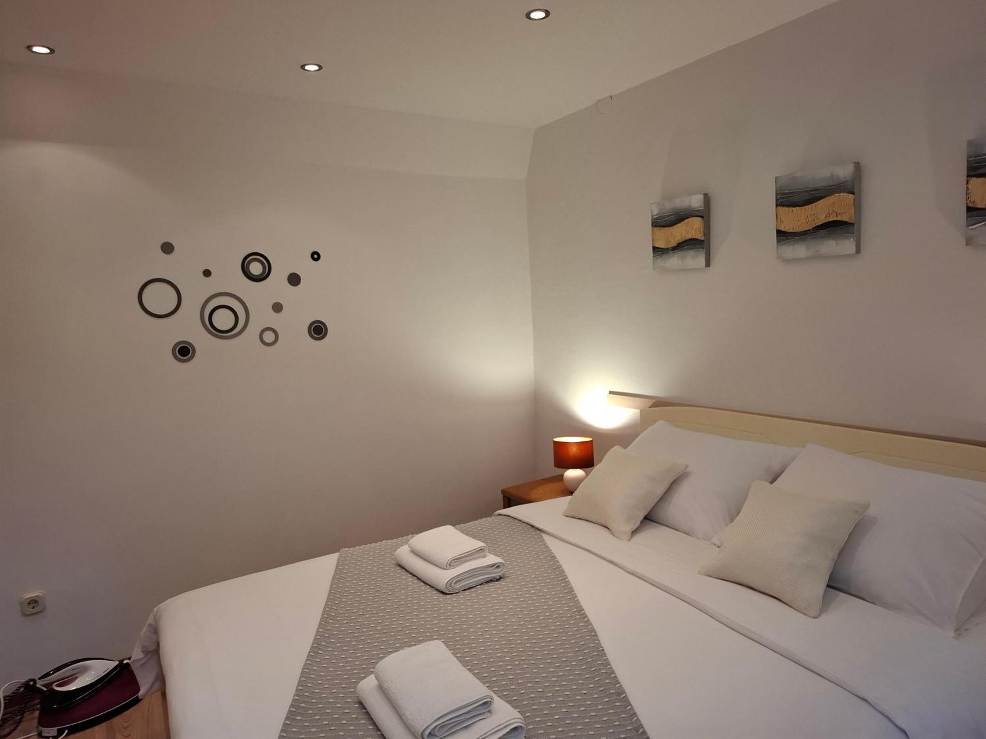 Ap Downtown Apartment 罗维尼 外观 照片